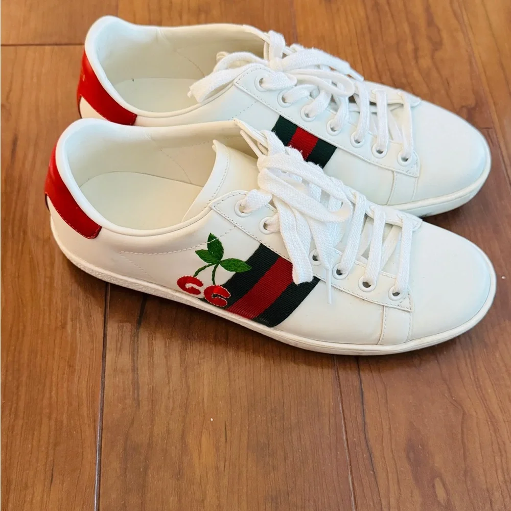 Gucci Cherry Sneakers - Price Negotiable - Picture 4 of 4